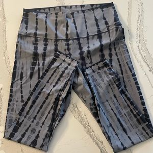Lululemon Wunder Under Tight Shibori Full On Luxtreme 28” size 14 *Rare* EUC